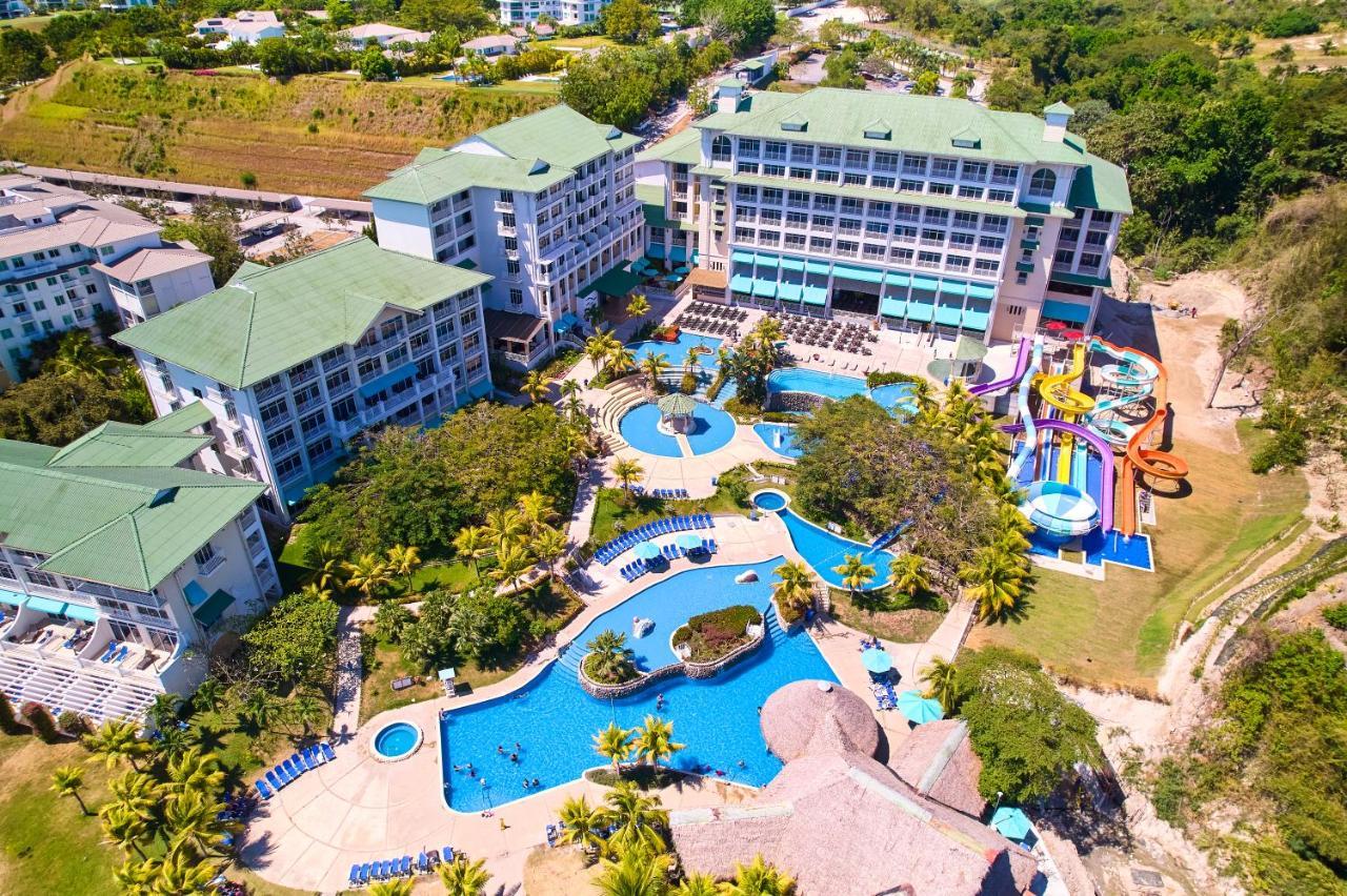 Hotel Gran Evenia Bijao Santa Clara  Exterior foto Aerial view of the hotel