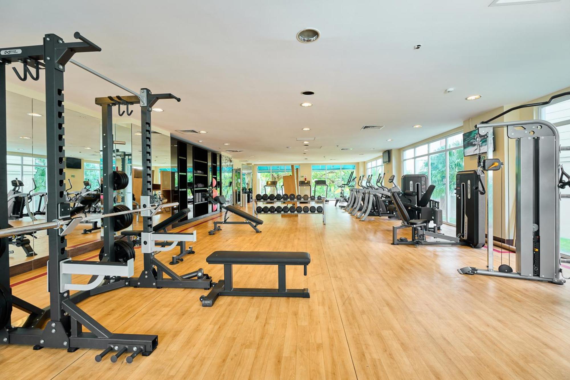 Hotel Gran Evenia Bijao Santa Clara  Exterior foto A gym in a hotel