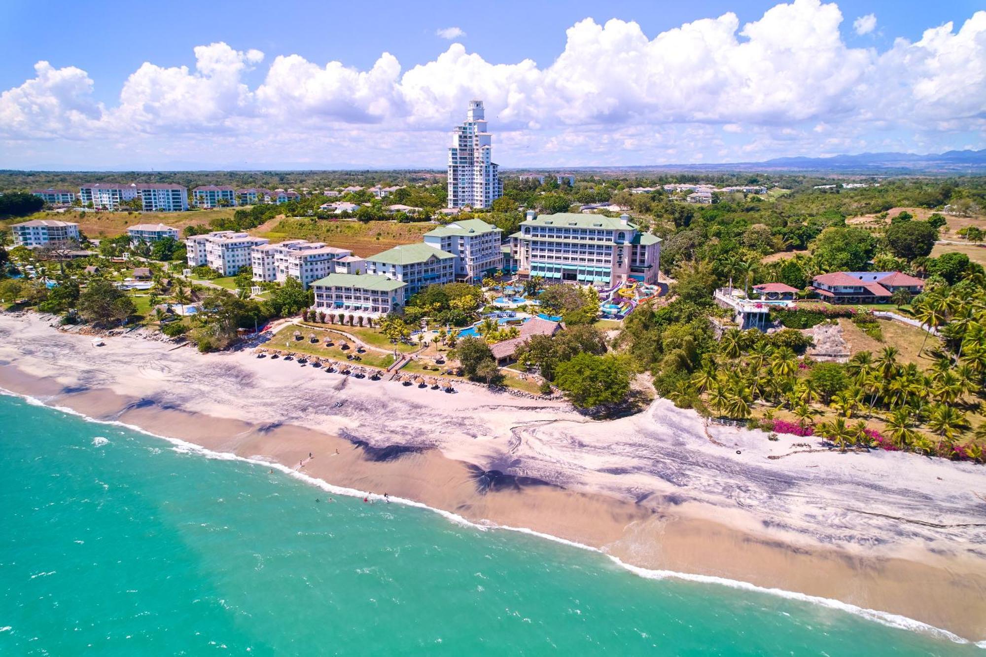 Hotel Gran Evenia Bijao Santa Clara  Exterior foto Aerial view of the resort