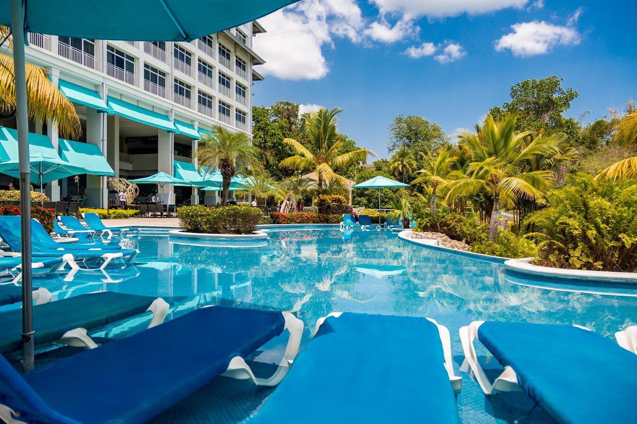 Hotel Gran Evenia Bijao Santa Clara  Exterior foto The swimming pool at the hotel