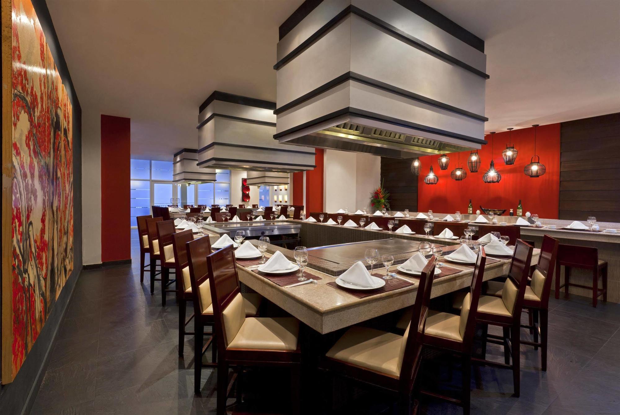 Hotel Gran Evenia Bijao Santa Clara  Exterior foto Teppanyaki restaurant